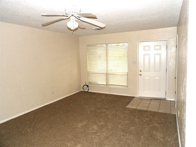 Foto del edificio - 3903 SE Camden Way