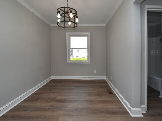 Building Photo - Spacious 2-Bedroom Apartment in Prime Winston-Salem Location