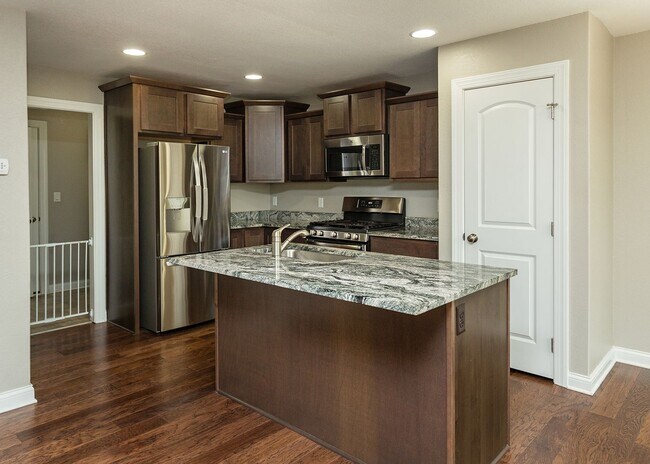 Building Photo - Perfect Single Family Home in Norwalk
