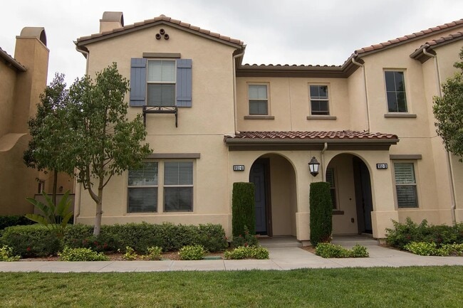 Building Photo - 951 N Sunrise Ln