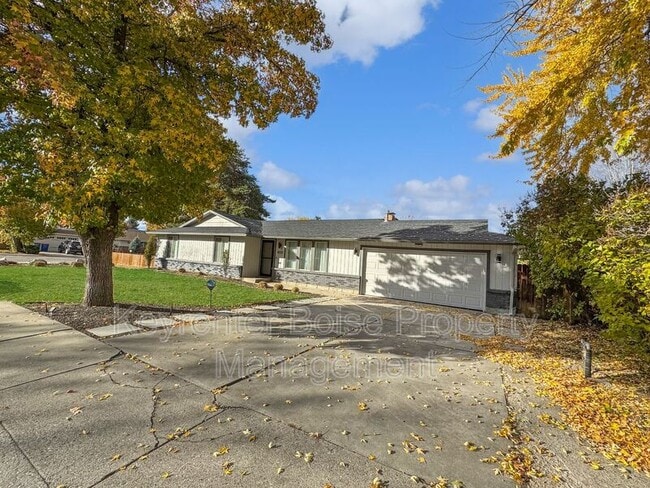 Building Photo - 4727 Arrowhead Way