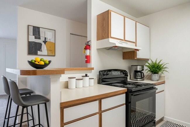 Building Photo - The Vinings at Christiana Apartments