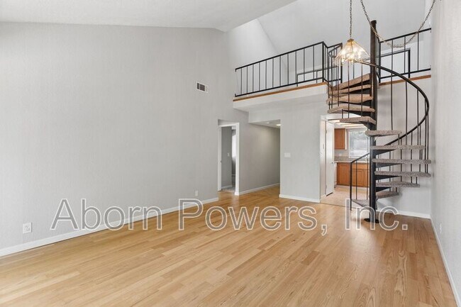 Foto del edificio - 3180 Country Club Dr