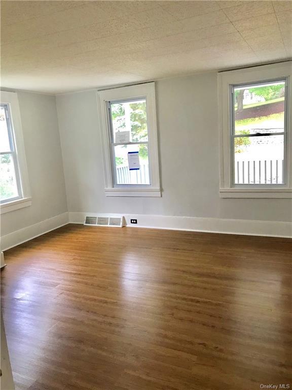 Building Photo - 38 Vineyard Ave