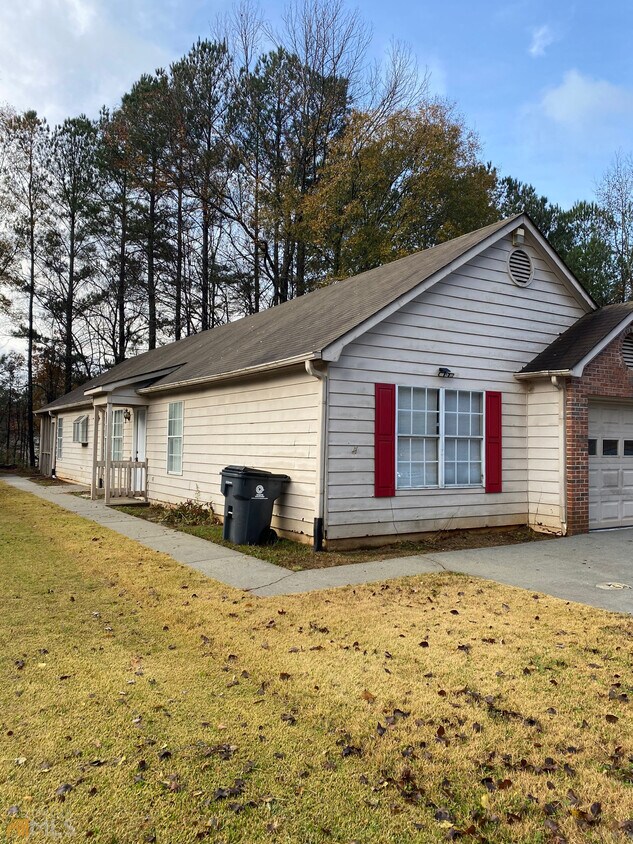 1111 Foxwood Dr, Douglasville, GA 30134 House Rental in Douglasville
