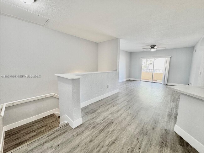 Foto del edificio - 704 Belmont Ln