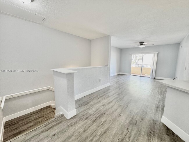 Building Photo - 704 Belmont Ln