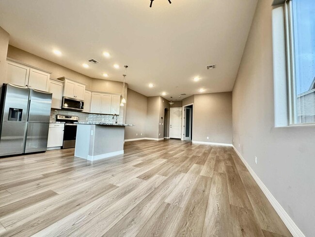 Foto del edificio - 4960 N Pemberley St