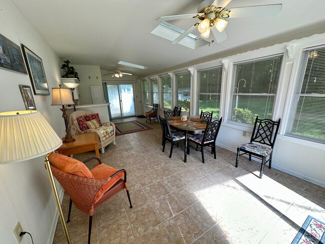 Foto del edificio - Lovely 3 bedroom/2 bathroom fully furnishe...