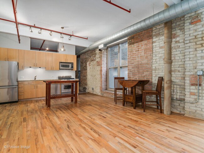 Foto del edificio - 420 S Clinton St