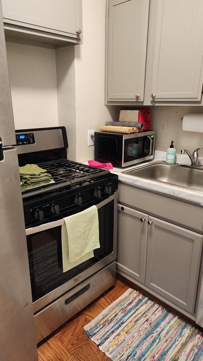 Foto del edificio - 2800 Wisconsin Ave NW