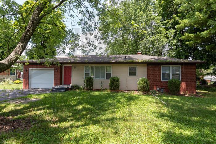 Primary Photo - 2260 E Thompson Rd, Indianapolis, IN, 46227