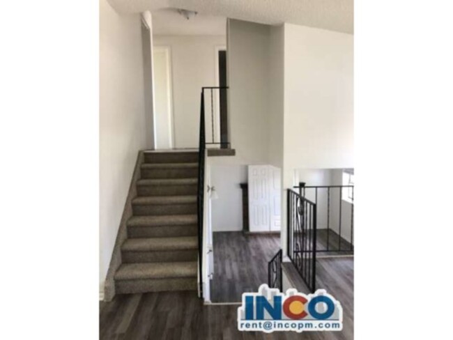 Foto del edificio - 5102 Dillon St