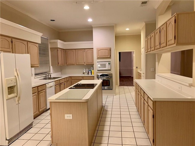 Building Photo - 2708 Wickham Ct