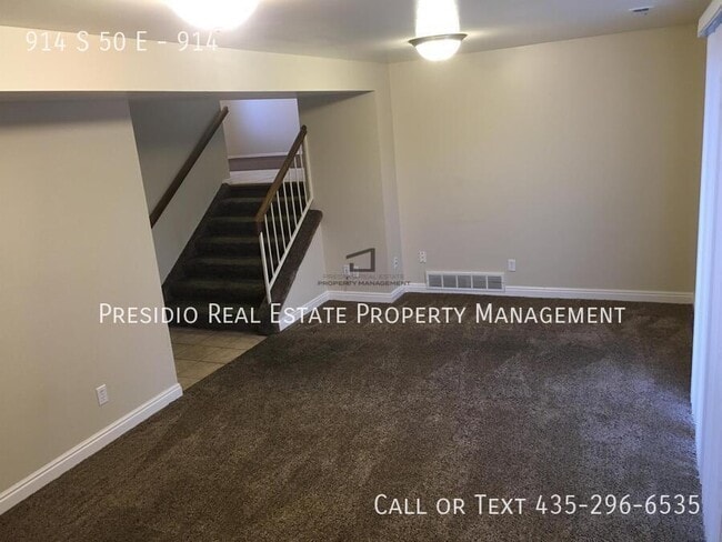 Building Photo - 914 50 E