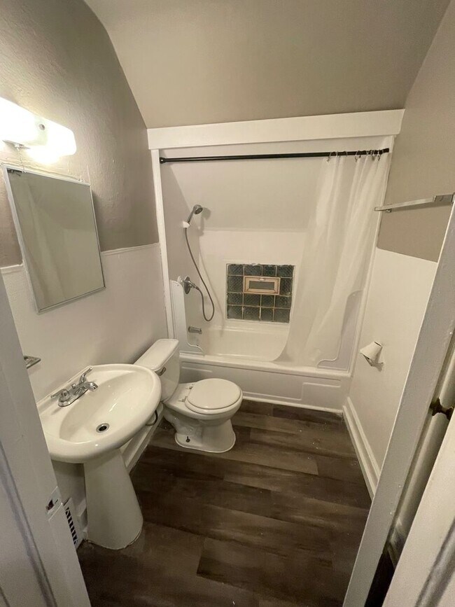 Foto del edificio - 2429 N 55th St
