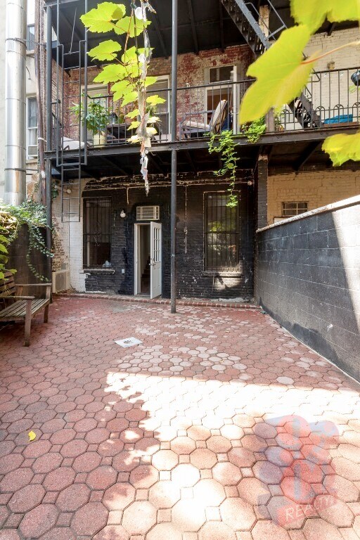Foto principal - 564 Hudson St