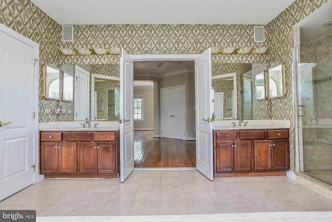 Building Photo - 1642 Colonial Hills Dr