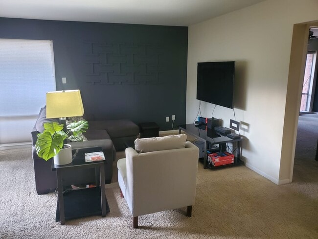 Foto del edificio - 746 Oakmont Ave