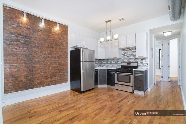 Foto del edificio - 870A Dekalb Ave