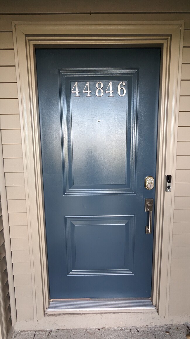 Building Photo - 44846 Tiverton Sq
