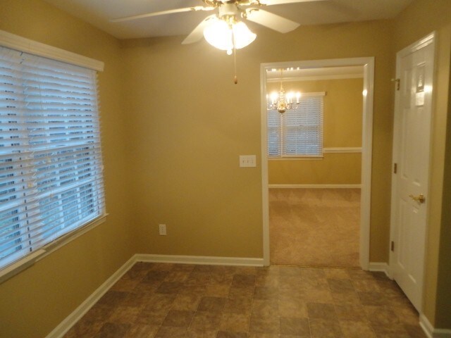 Foto del edificio - 5502A Garden Lake Drive