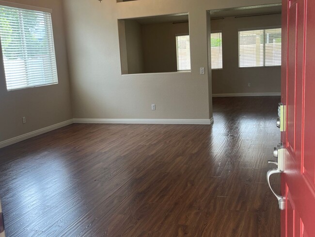 Foto del edificio - Murrieta 4 Bedroom