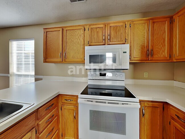 Foto del edificio - 2011 Lassiter Dr