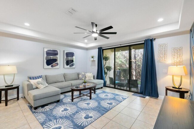 Foto del edificio - 8223 Roseville Blvd