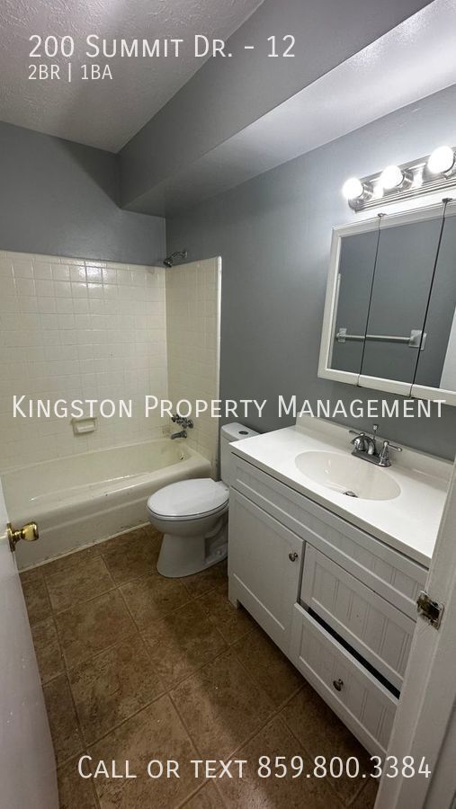 Building Photo - Charming 2-bedroom Apartment Available MOV...