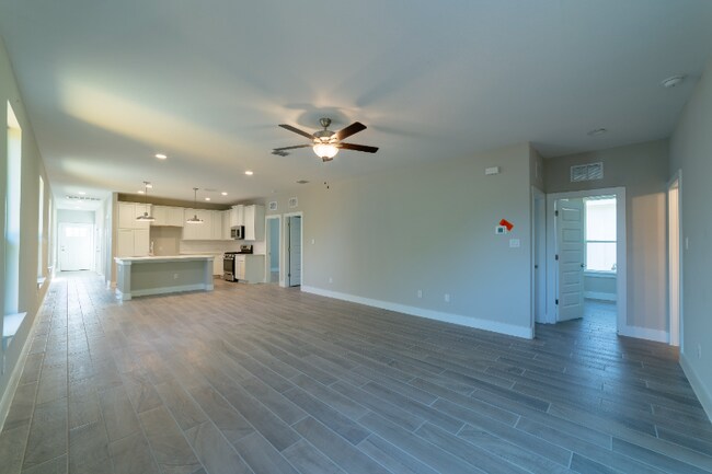 Foto del edificio - 11222 Casina View