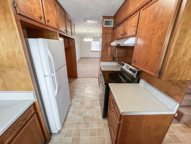 Building Photo - Spacious 2 Bedroom Apartment Available in Hobbs