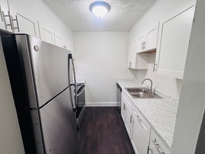 Building Photo - 3890 E Ponce de Leon Ave