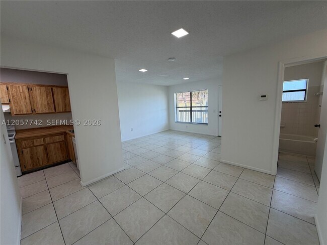 Foto del edificio - 411 NW 100th Pl