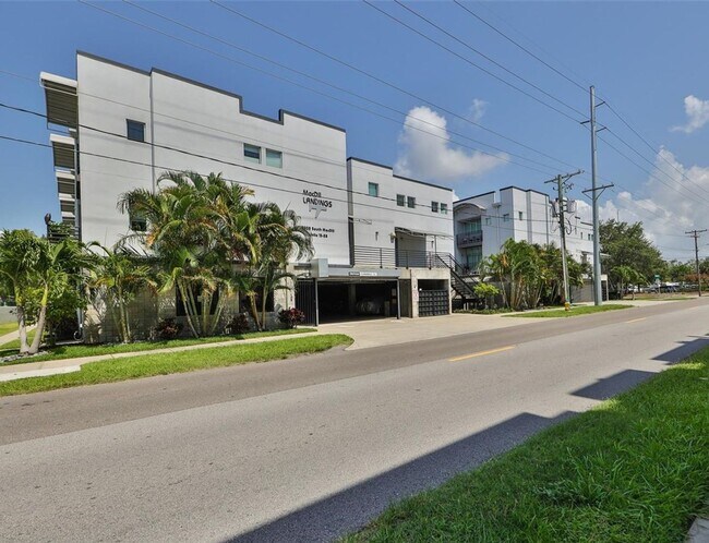 Foto del edificio - 5008 S MacDill Ave