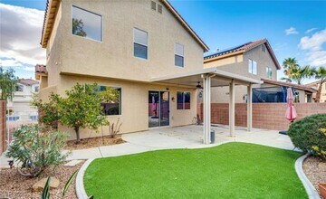 Building Photo - 6044 Fair Valley St