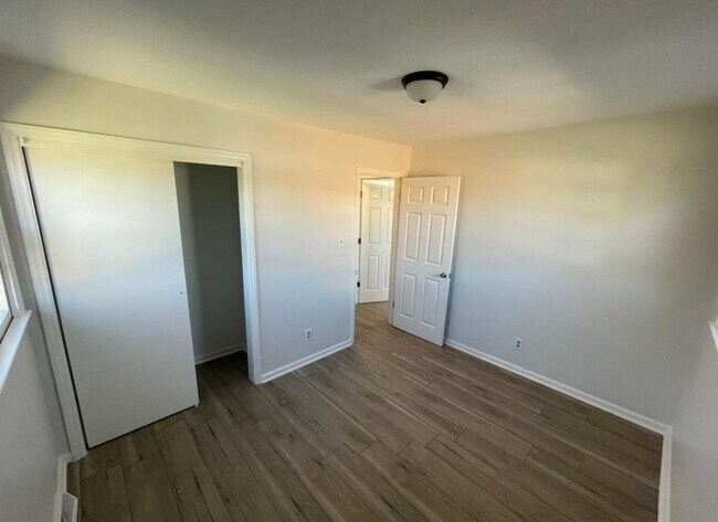 Foto del edificio - 1514 Glenridge Rd