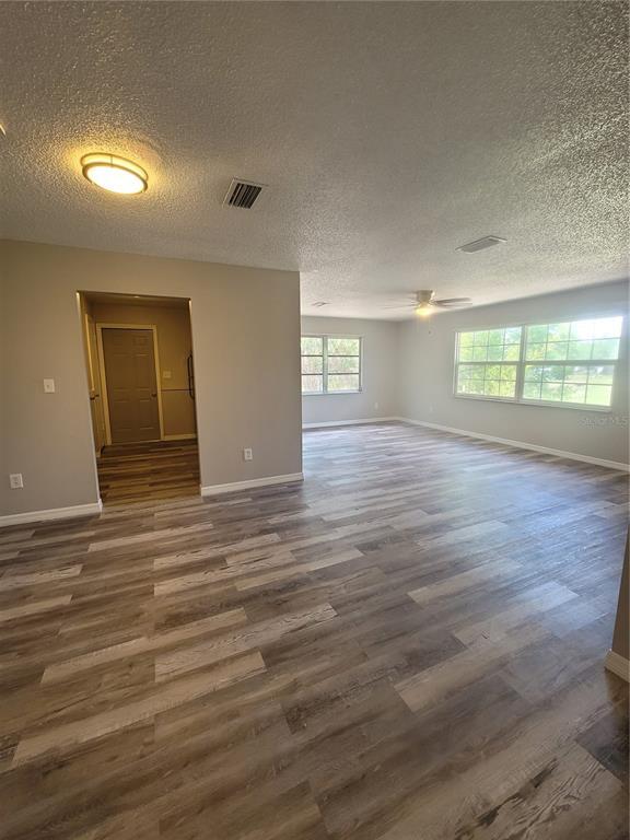 Foto del edificio - 4509 Collins Rd