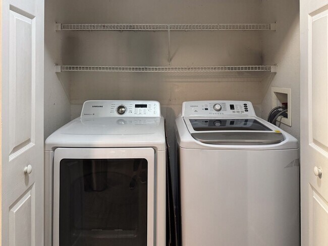 Foto del edificio - Corner Unit 2 bedroom 2 bathroom at The Grande Downtown
