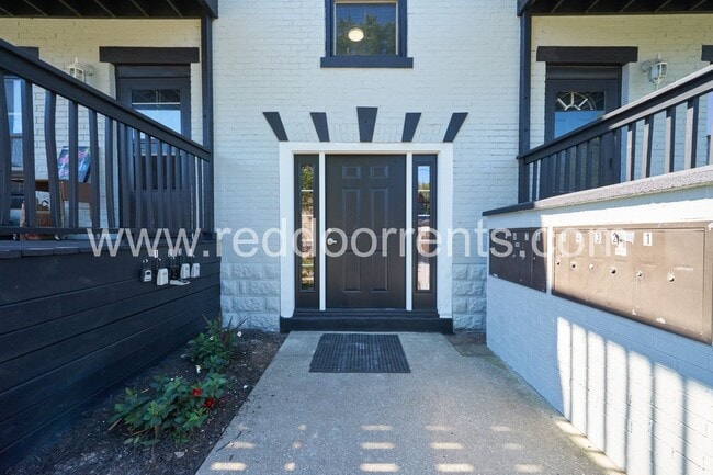 Foto del edificio - 1337 E Market St