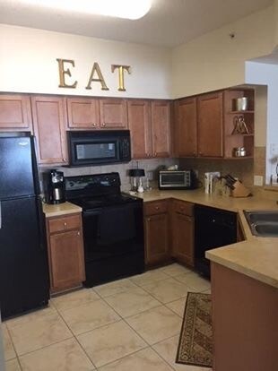 Foto del edificio - 9303 Myrtlewood Cir W