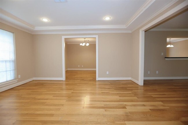 Foto del edificio - 5914 Arboles Dr