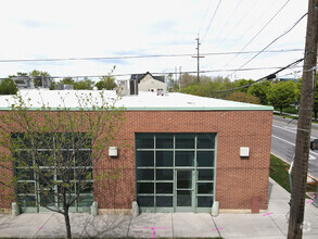 Building Photo - 211 E 500 N