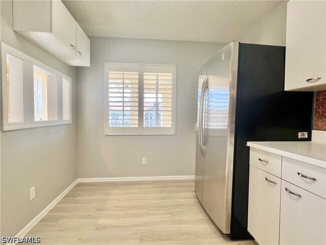 Foto del edificio - 7749 Jewel Ln