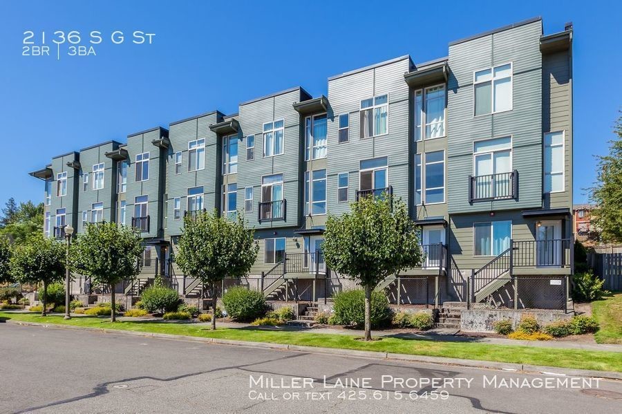 Foto principal - Gorgeous 2 Bedroom Tacoma Townhome