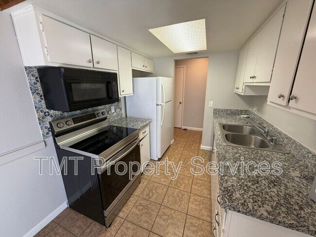 Foto del edificio - 8252 Center Pkwy