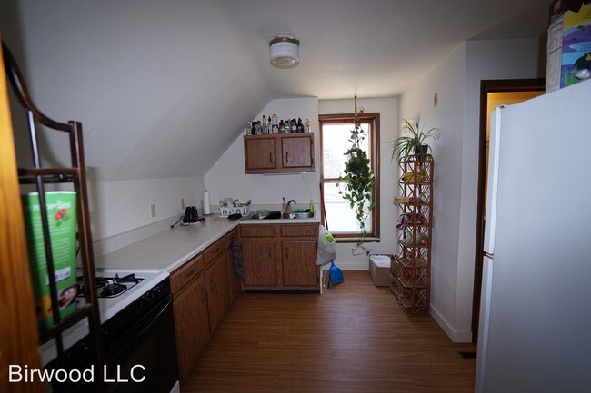 Building Photo - 1342 Jenifer St