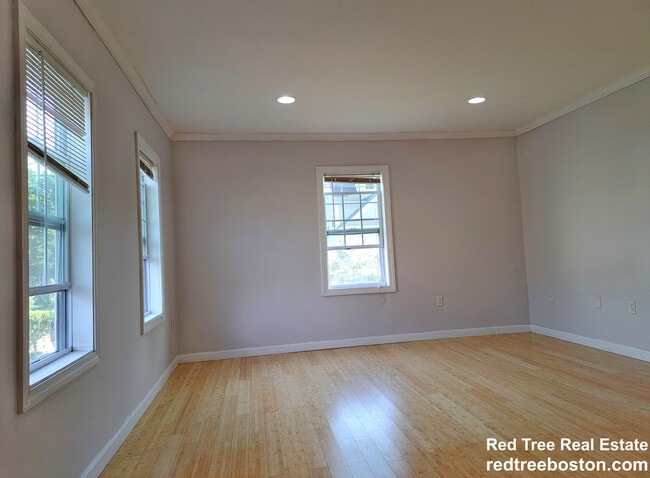 Photo - 158 Baker St Apartment