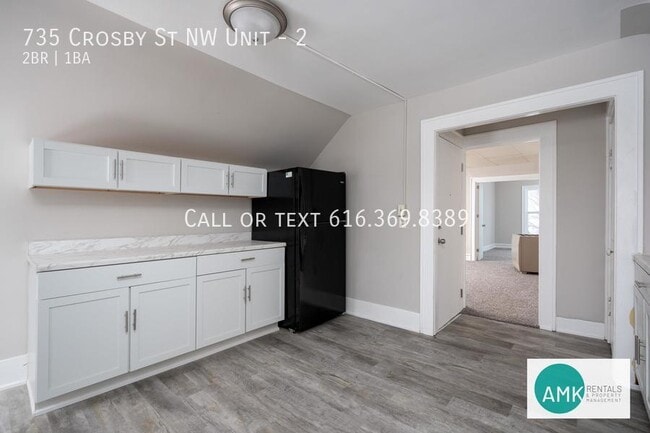 Building Photo - 735 Crosby St NW