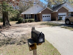 Building Photo - 35 Radcliff Dr